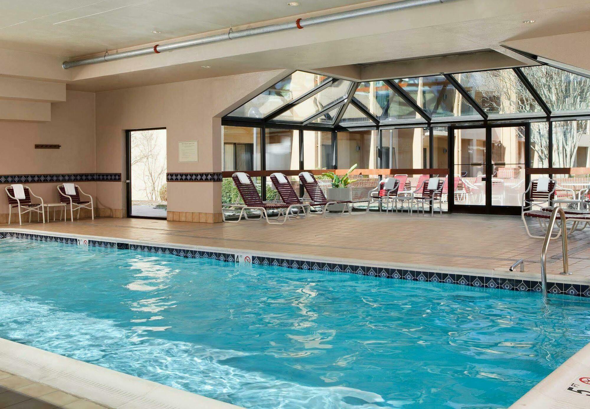 Courtyard By Marriott Dulles Airport Herndon/Reston Exterior photo